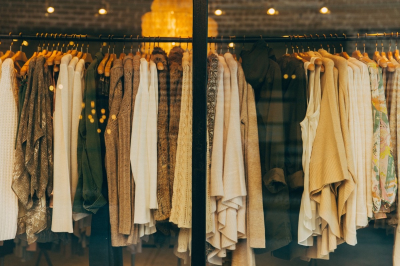 boutique-LA GAUDE-min_clothe_fashion_store_shop_window_store_front-21277