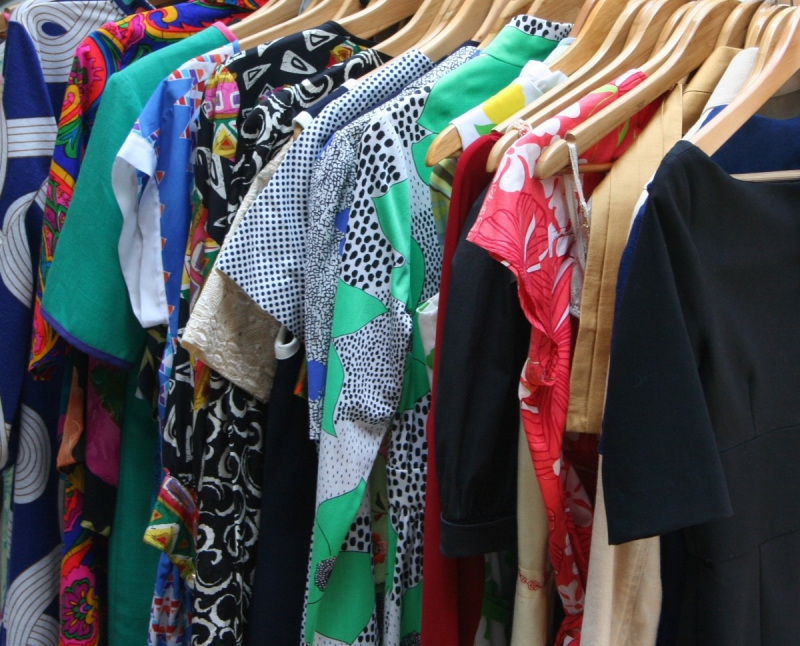 boutique-LA GAUDE-min_dresses_apparel_clothing_clothes_clothes_hangers_wooden_hangers_retail_shop_closet-1149845